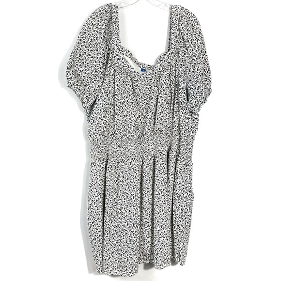 Old Navy Dresses & Skirts - Old Navy Women’s Blue White Ditsy Floral Plus Size Puff Sleeve Knee Length Dress